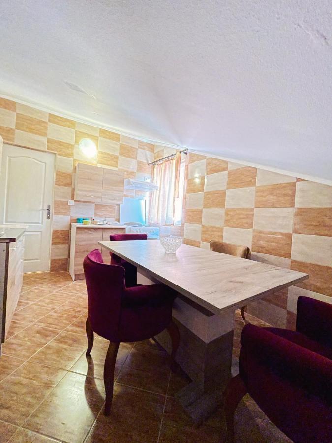 Vila Duricic 300M Od Mora Hotel Ðenovići Bagian luar foto