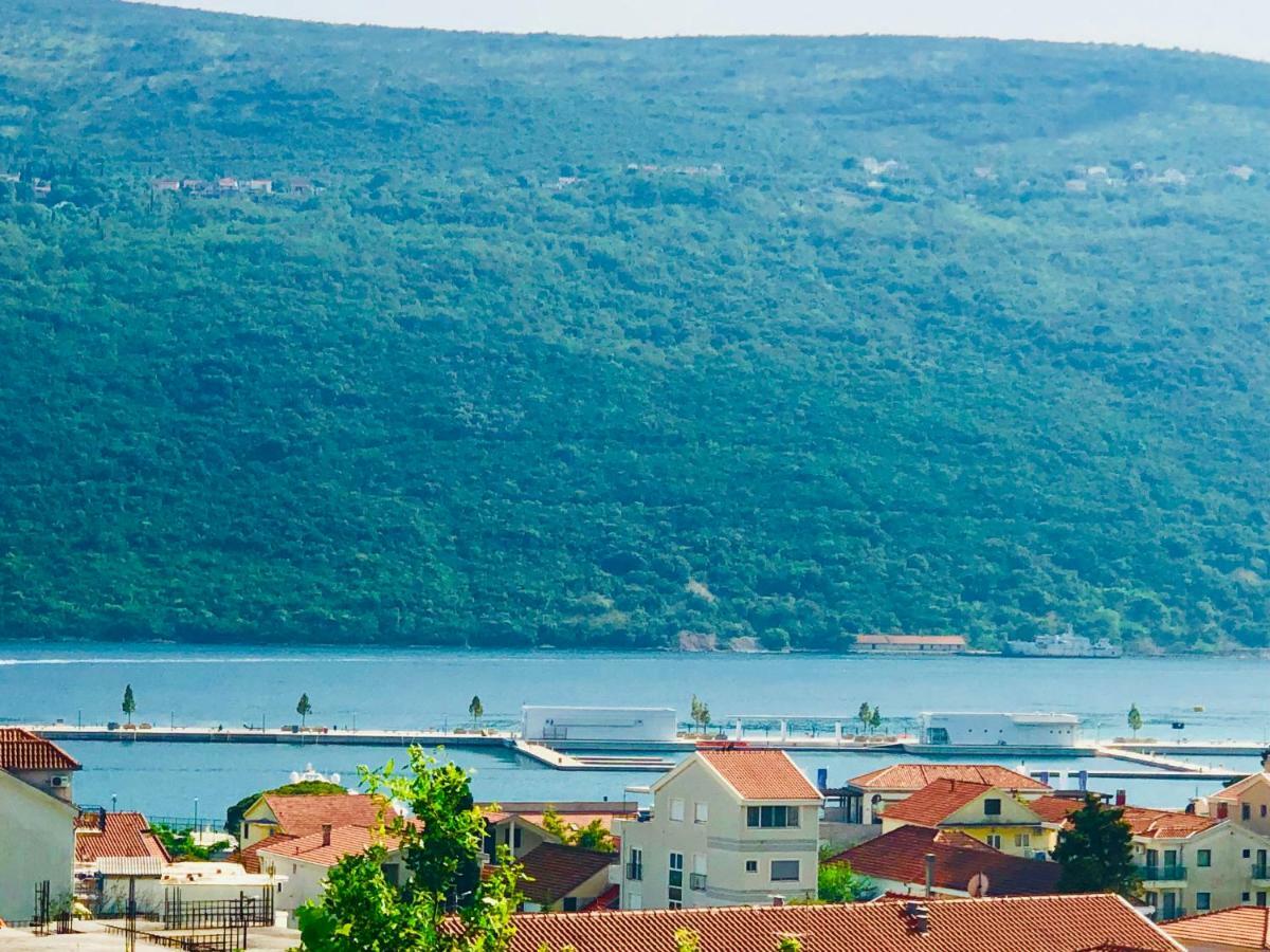 Vila Duricic 300M Od Mora Hotel Ðenovići Bagian luar foto