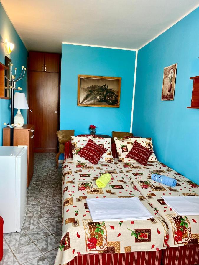 Vila Duricic 300M Od Mora Hotel Ðenovići Bagian luar foto