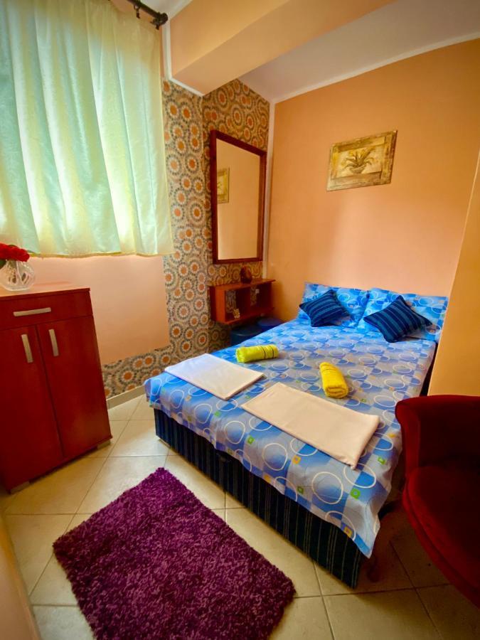 Vila Duricic 300M Od Mora Hotel Ðenovići Bagian luar foto