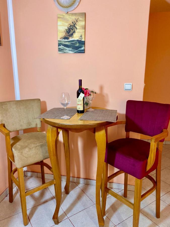 Vila Duricic 300M Od Mora Hotel Ðenovići Bagian luar foto