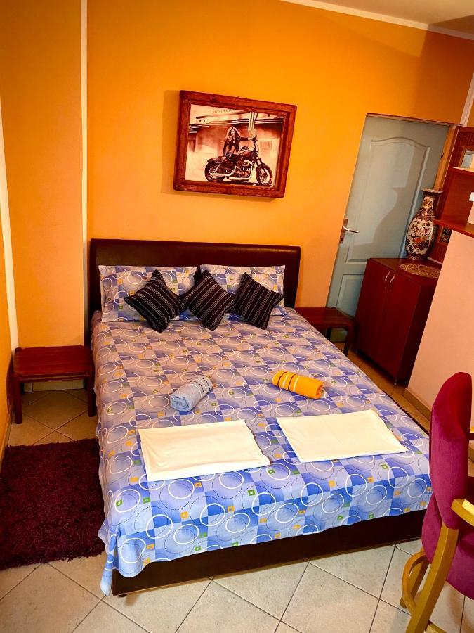 Vila Duricic 300M Od Mora Hotel Ðenovići Bagian luar foto