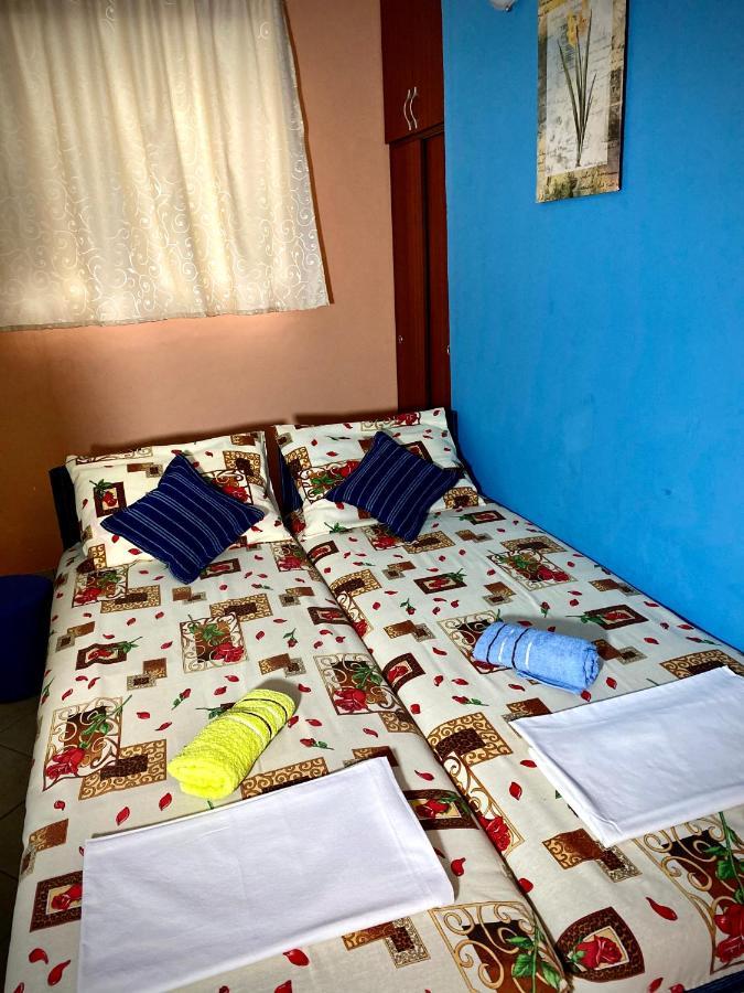 Vila Duricic 300M Od Mora Hotel Ðenovići Bagian luar foto