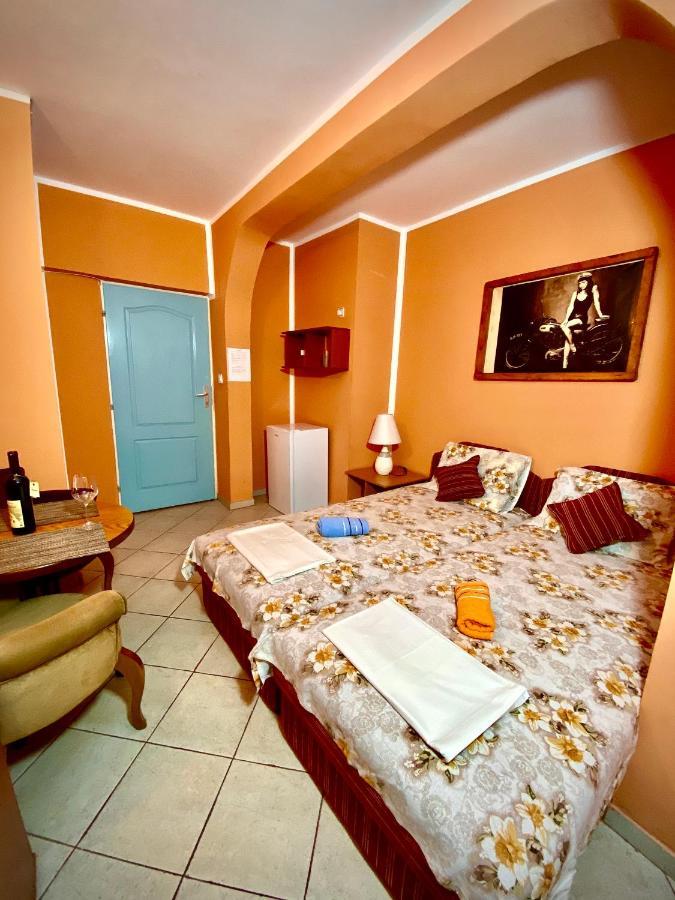 Vila Duricic 300M Od Mora Hotel Ðenovići Bagian luar foto