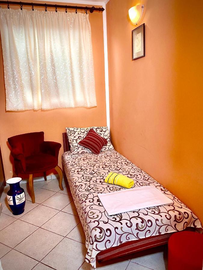 Vila Duricic 300M Od Mora Hotel Ðenovići Bagian luar foto