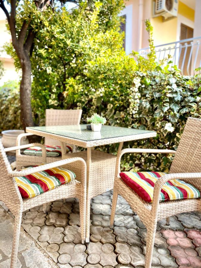 Vila Duricic 300M Od Mora Hotel Ðenovići Bagian luar foto