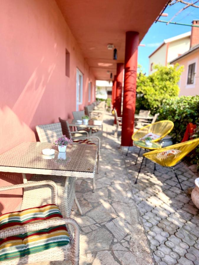 Vila Duricic 300M Od Mora Hotel Ðenovići Bagian luar foto