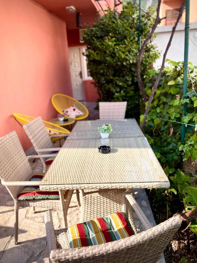 Vila Duricic 300M Od Mora Hotel Ðenovići Bagian luar foto