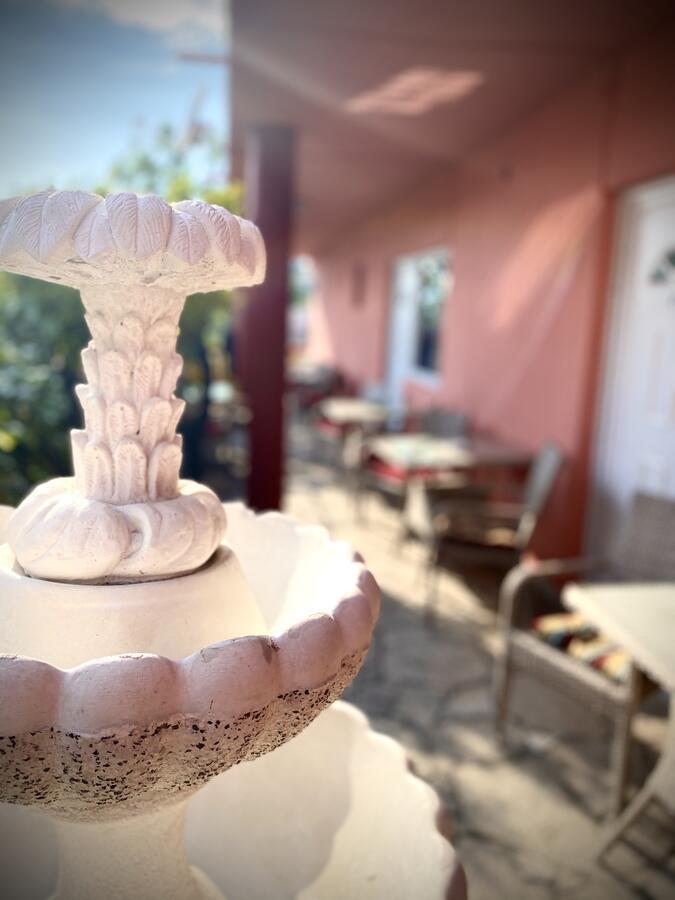 Vila Duricic 300M Od Mora Hotel Ðenovići Bagian luar foto